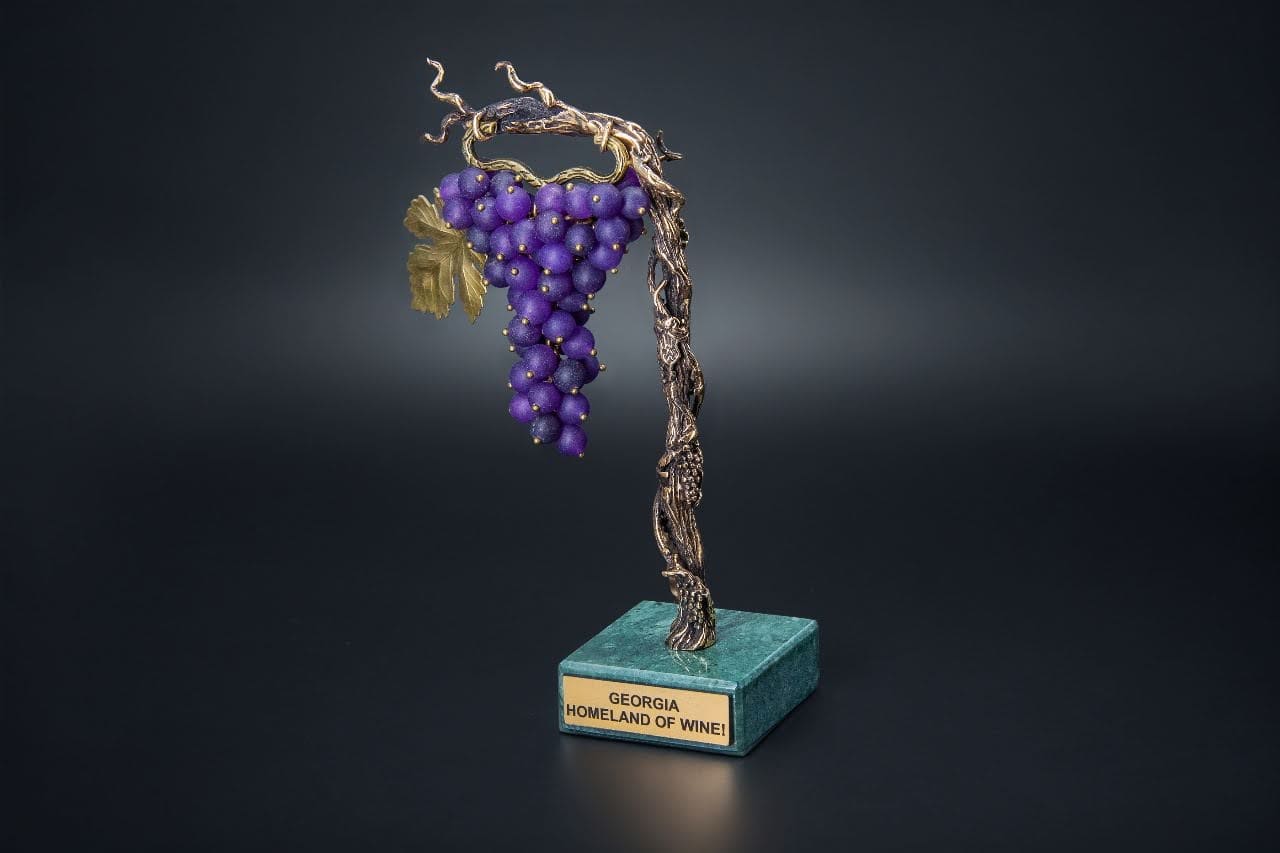 Bronze souvenir "Vine and Grape saferavi" (Matt)